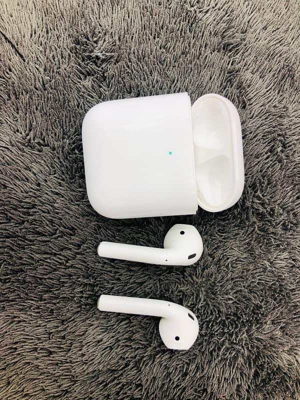 Apple AirPods Wireless 9