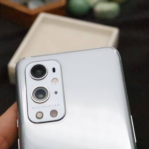 OnePlus 9 pro Complete Box. . . 1