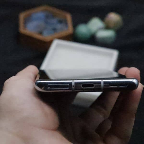 OnePlus 9 pro Complete Box. . . 4