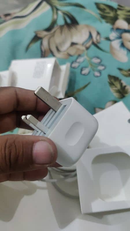 Iphone Orignal Charger & Cabel 7