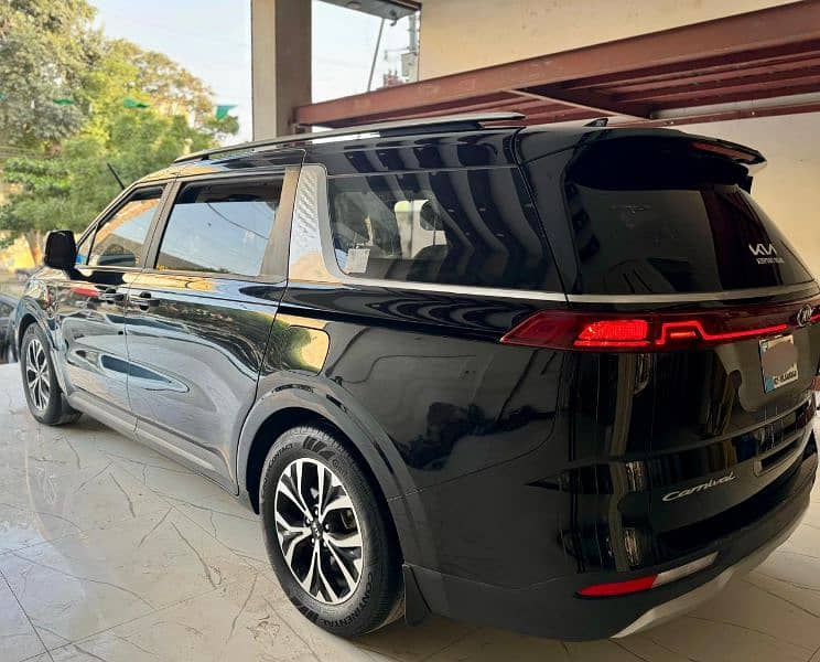 KIA Grand Carnival 2021 1