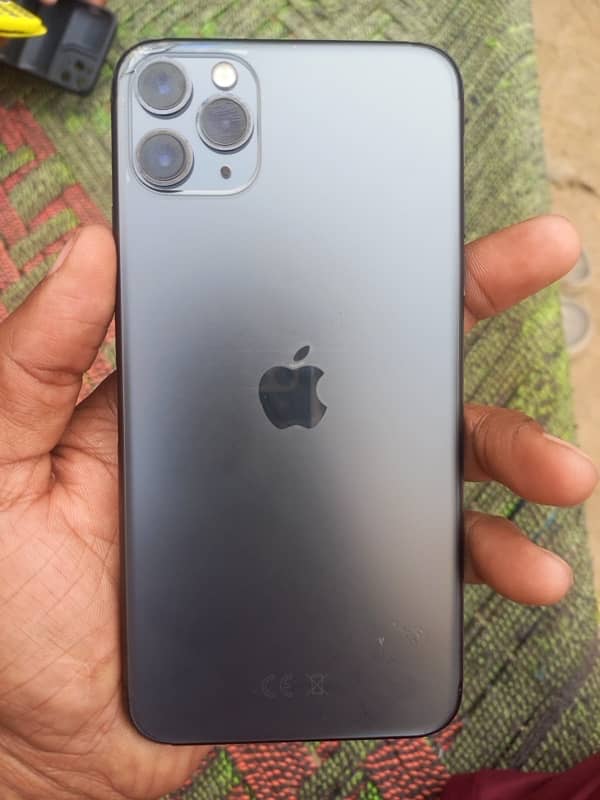 I phone 11 pro max 256gb non pta factory unlock 2months eSIM time hy 3