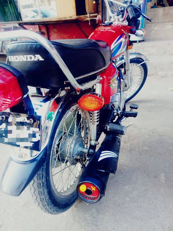 Honda 125 model 2022 condition 10 by 10 3