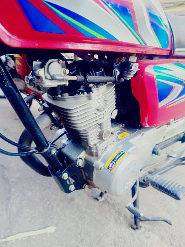 Honda 125 model 2022 condition 10 by 10 4