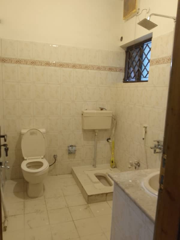 Double Storey House For Rent 6 Bedroom With Attached Bathroom 10