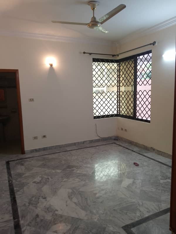 Double Storey House For Rent 6 Bedroom With Attached Bathroom 17