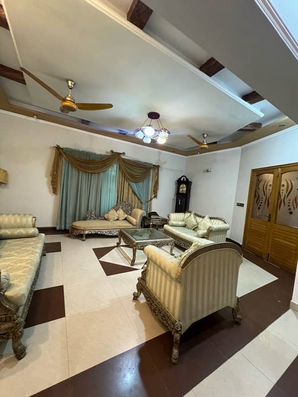 1 kanal Double story tild  Woodwork ceiling  near to main 0323.4432274 2