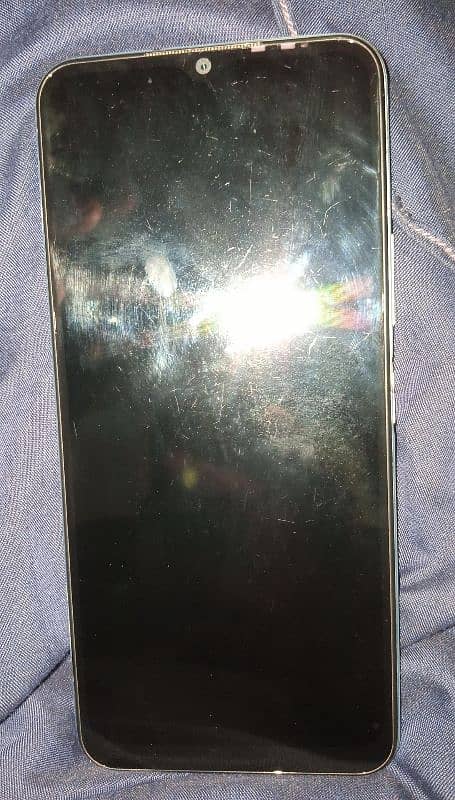 Vivo y21 4GB/64 With box 2