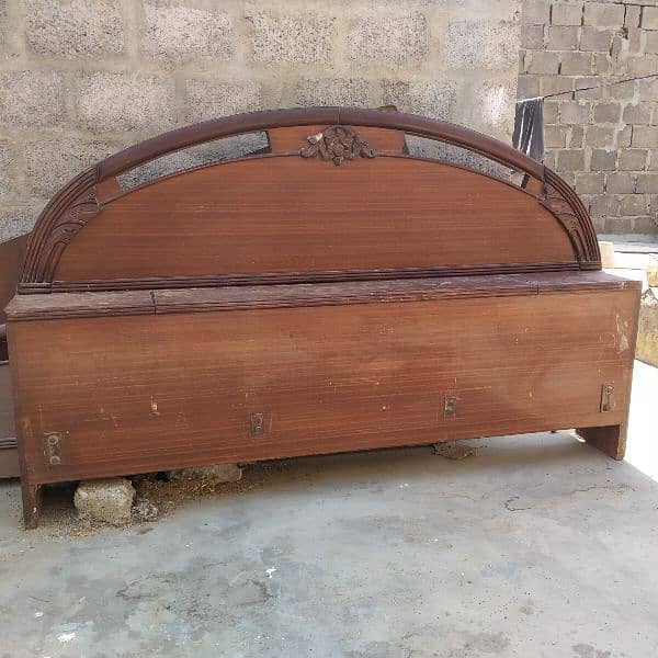 Good condition for bed 1