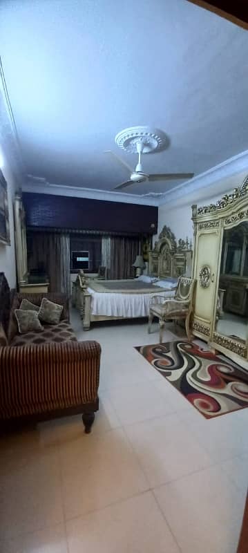 flat for sale sarwar saheed road  opsit cantamnent bord Karachi 1