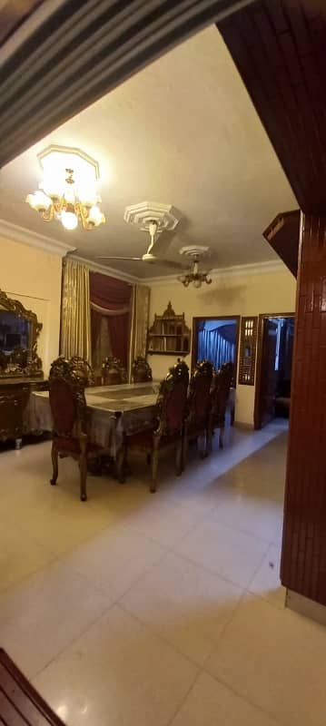 flat for sale sarwar saheed road  opsit cantamnent bord Karachi 2