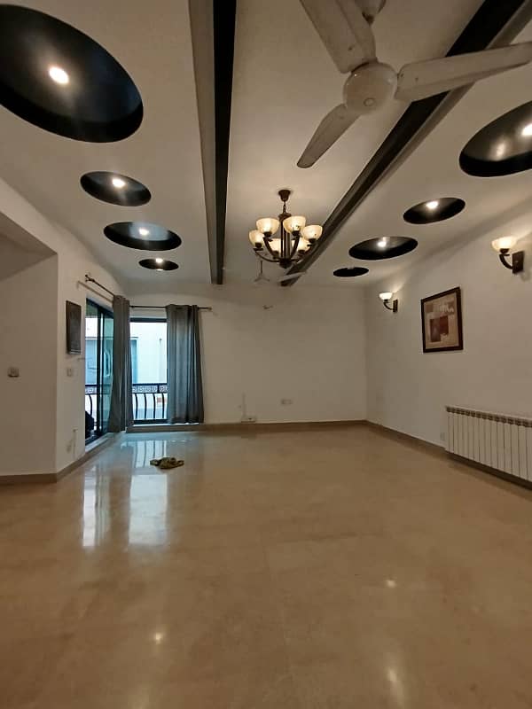 1 Kanal Upper Portion For Rent In DHA Lahore Phase 4 Near Main Ghazi Road 11