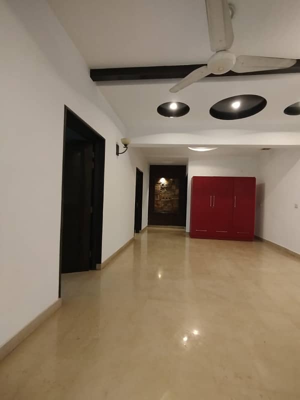 1 Kanal Upper Portion For Rent In DHA Lahore Phase 4 Near Main Ghazi Road 12