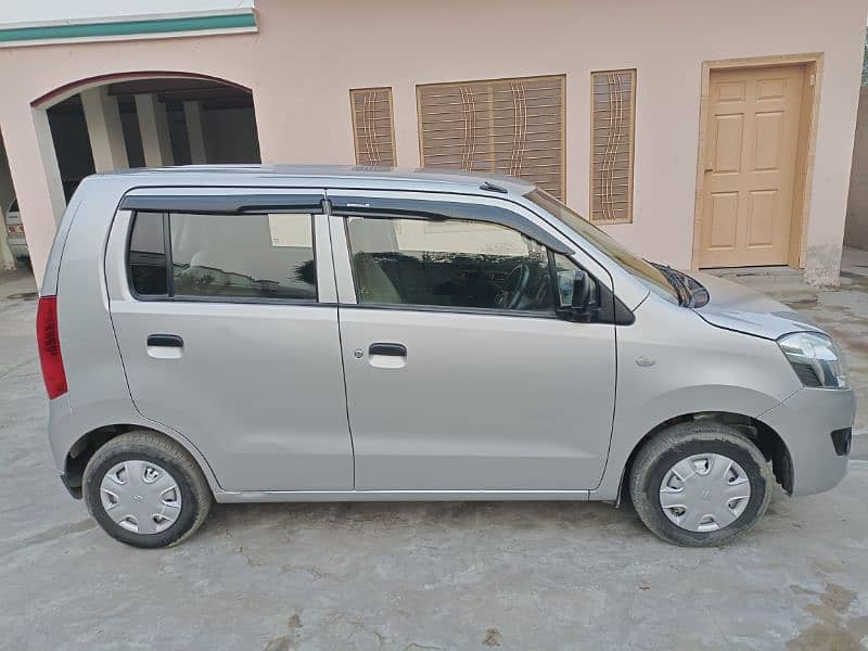 Suzuki Wagon R 2022 11