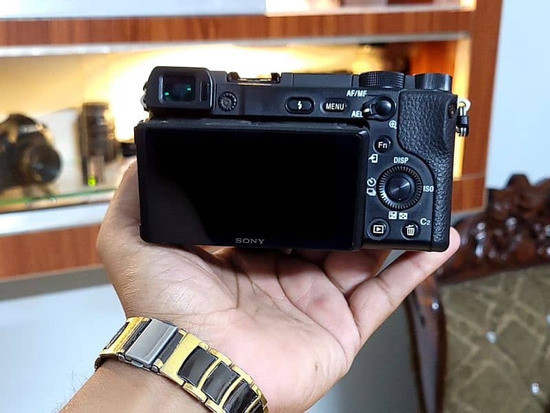 Sony a6400 (Body only) Read add 1