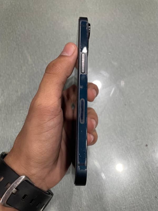 iphone 13 Blue color 3