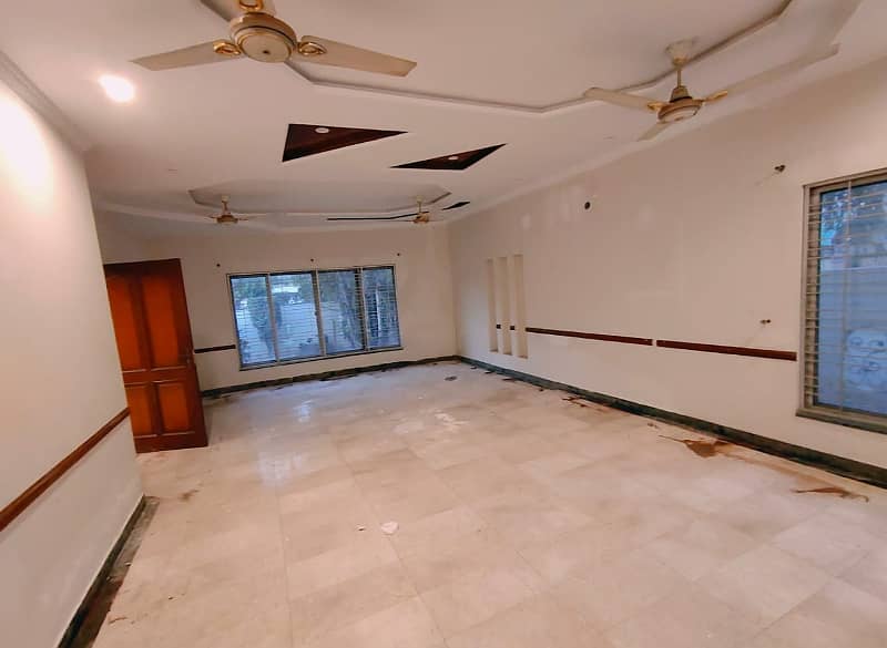 1 Kanal House For Rent IN DHA Lahore Phase 4 Near School 14