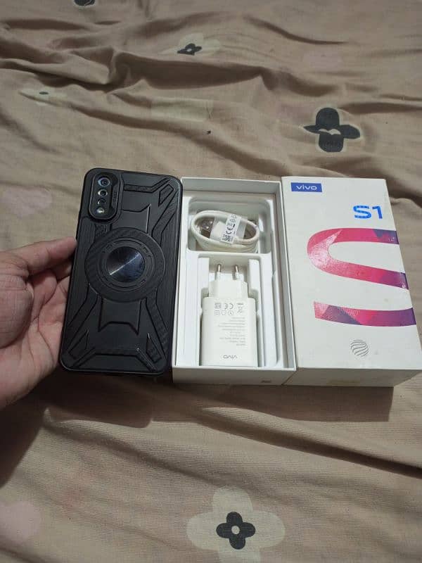 vivo s1 4GB Ram 128GB Rom all accessories complete with box. 15