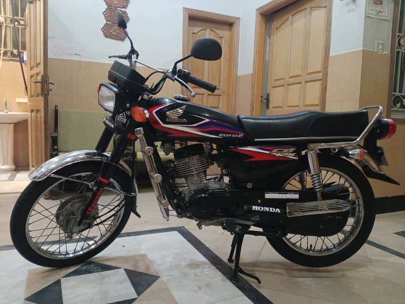 Honda Cg 125 in Black Color Neat & Clean Condition. 2