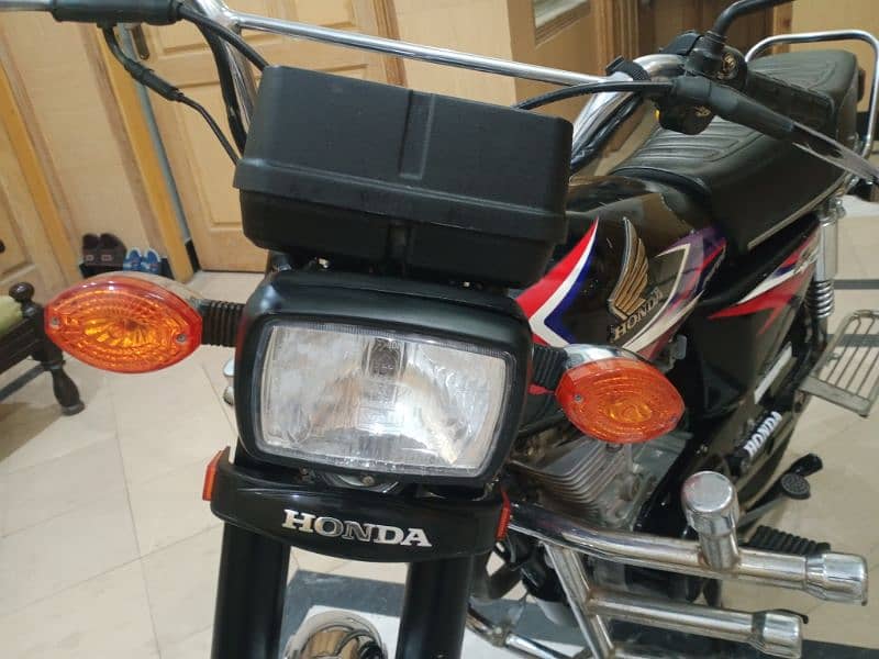 Honda Cg 125 in Black Color Neat & Clean Condition. 5