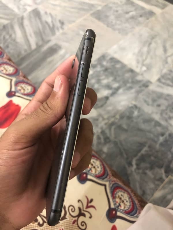 i phone 8 non pta  10 /10 condition 4