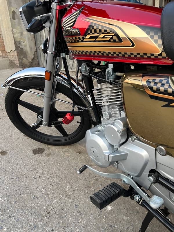 Honda 125 ( Gold Edition ) 10