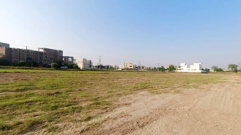 DOWN T0WN 5 MARLA COMMERCIAL FOR SALE MAIN JATTI UMRA ROAD 15