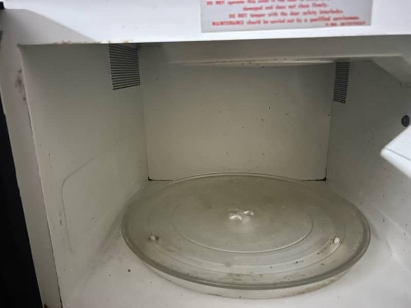 GoldStar Microwave Oven 2