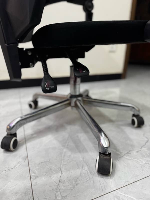 Korean Imported Office and Gaming Chair with double lever adjustment 6