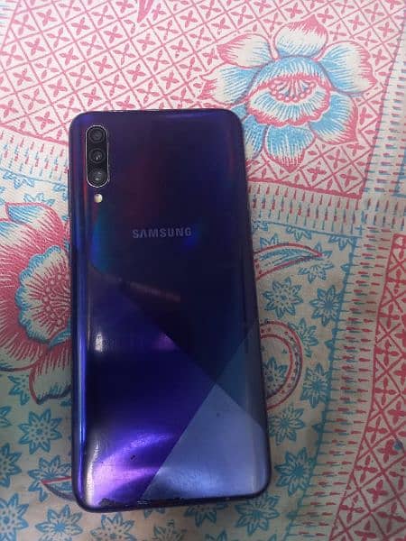 samsung A30s 4/128 urjent sale with box call number 03191011584 7