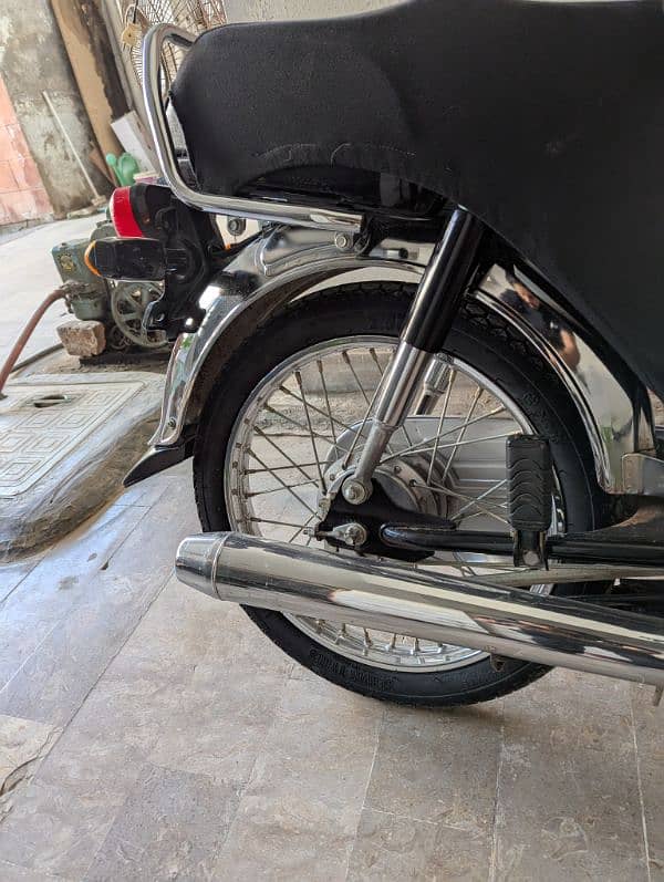 Honda CD70 28Serial 2024 model Black colour Unregistered up for sale 1