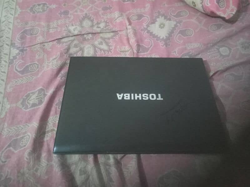 Toshiba laptop he 500gb storage 8gb Ram I7 processor 2d Gen 2