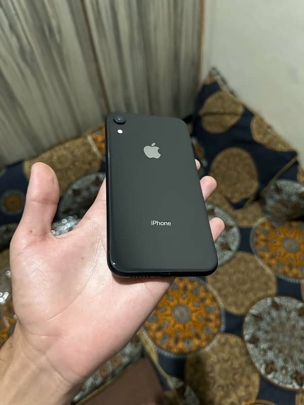 iPhone XR 64 gb water pack jv 1