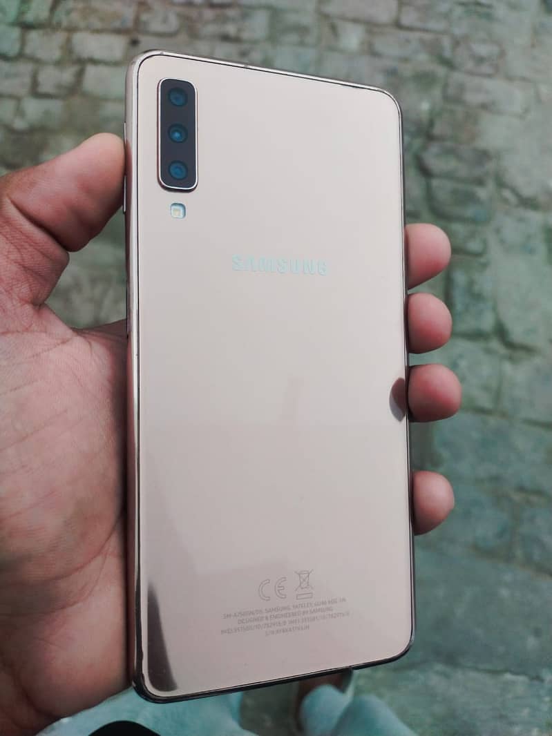 Samsung Galaxy A7 4/128 ram rom 0