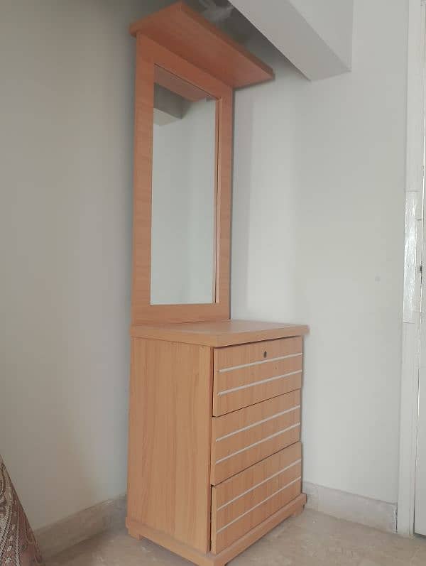 mirror almari 3 cabinet normal condition 1