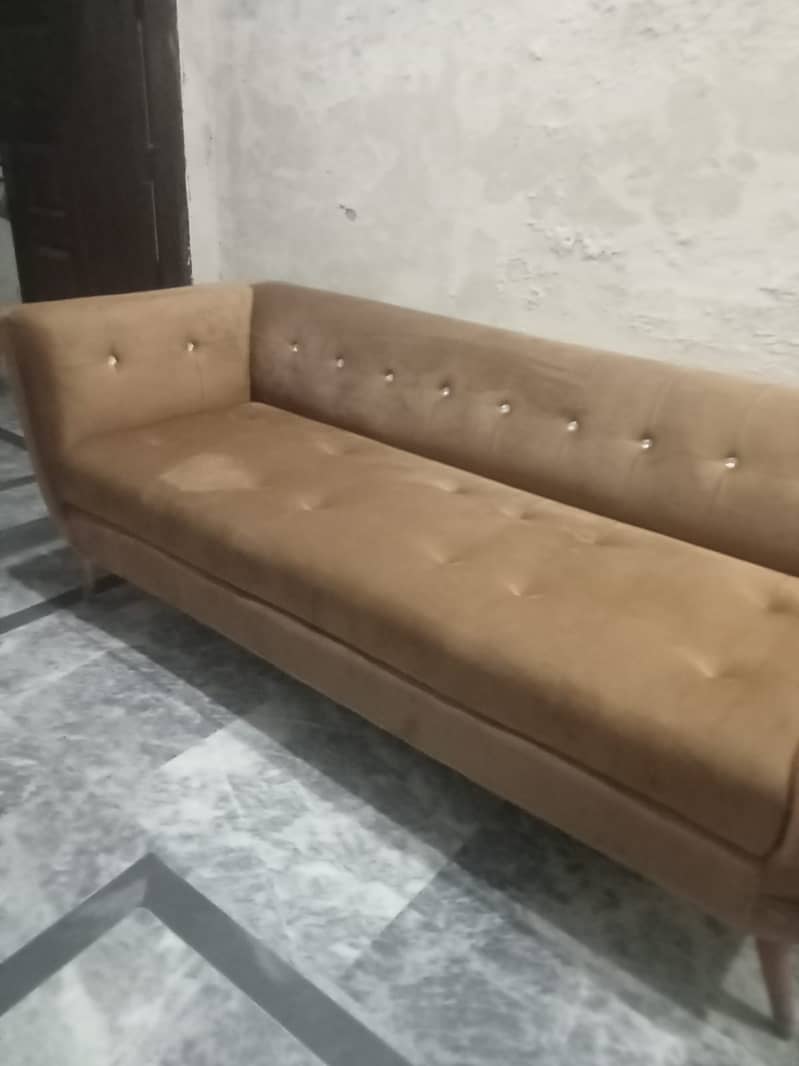 4 seater sofa brand new. Just selling due to limited space 3