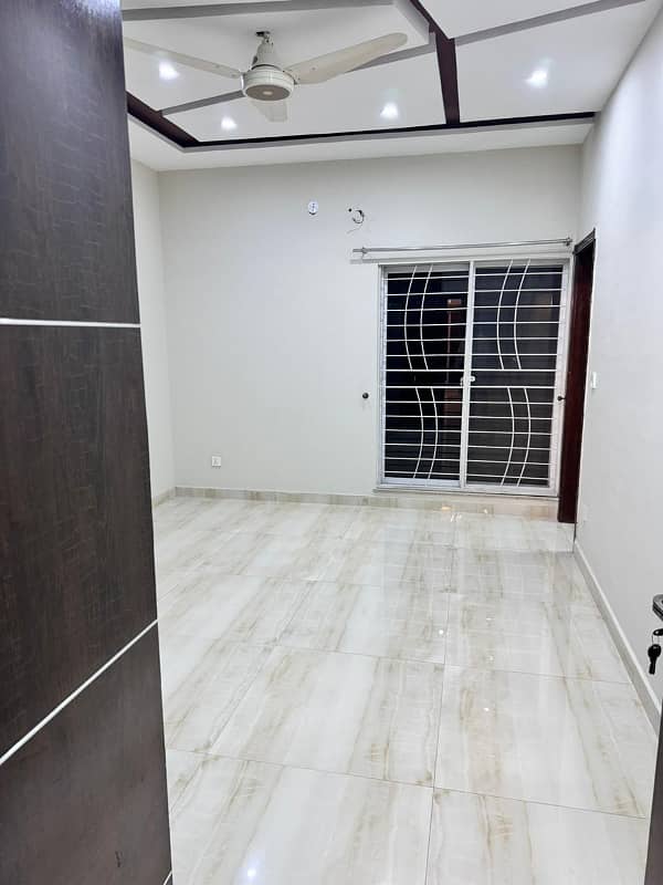 10 Marla Upper Portion Available For Rent In Lake City Sector M-2A 4