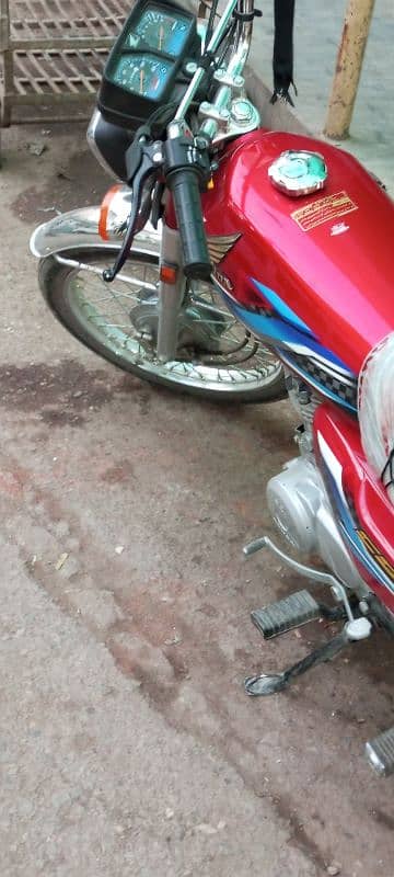 I m selling my bike cg 125 smoth sound 6