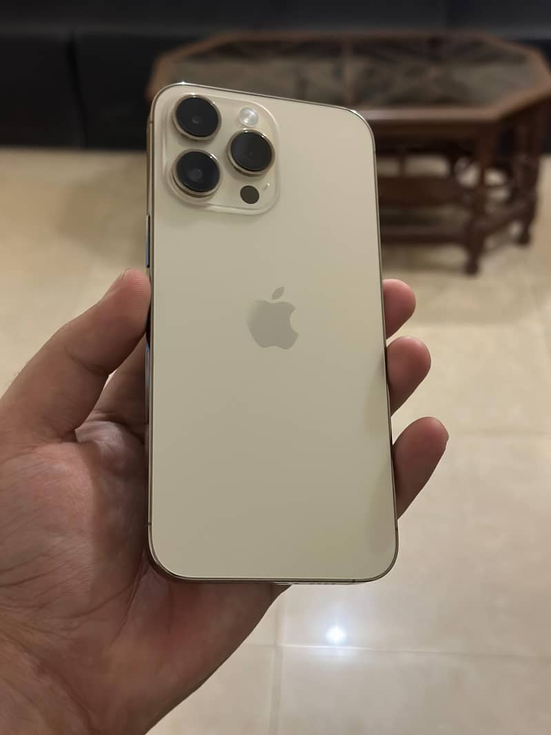 Iphone 14 pro max Gold Color with box and cable 2