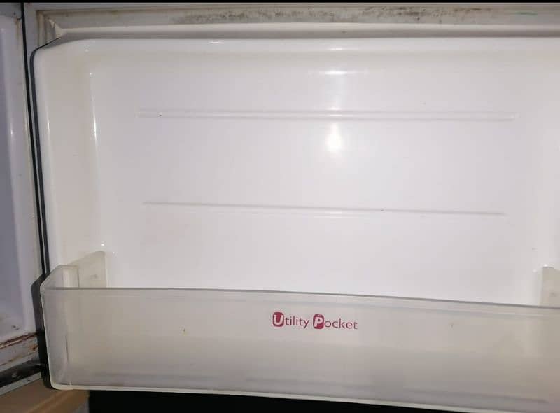 SG refrigerator very good condition 5