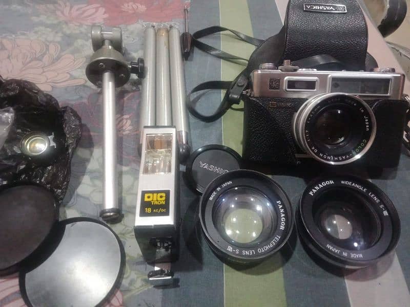 yashica camera full kit. . . 0