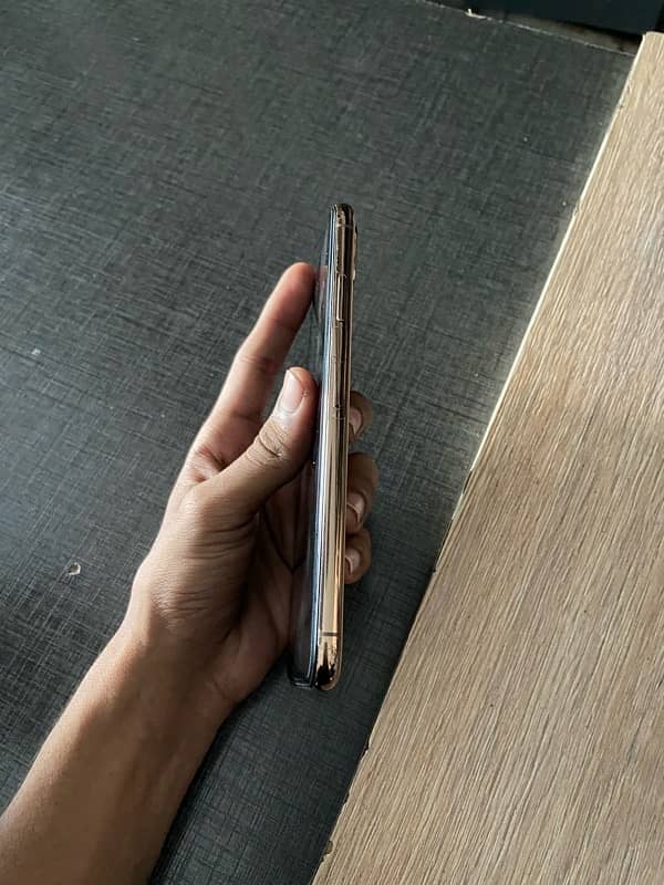 iPhone XS Max non  pta  64  gb factory unlock 1