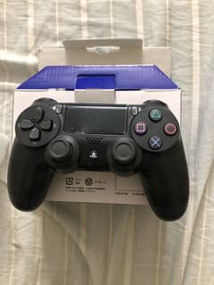 PS4 controller ORIGINAL V2 MINT CONDITION(negotiable)