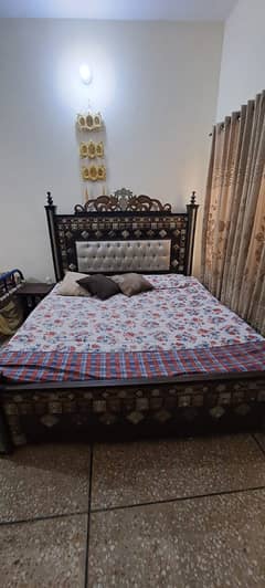 king size bed for sale 0