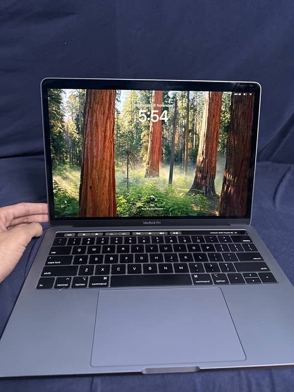 MacBook Pro 2018 | 16/512 M2 | Touch Pad 1