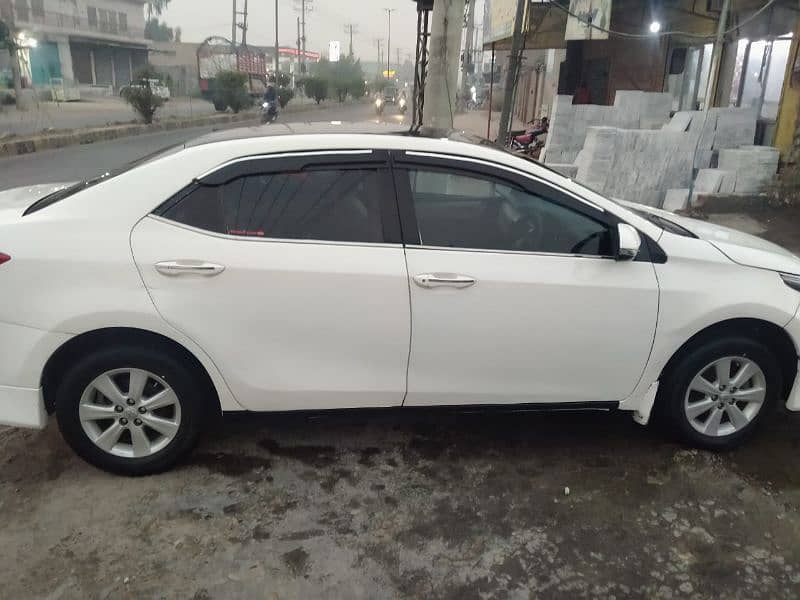 Toyota Corolla Altis 2015 3