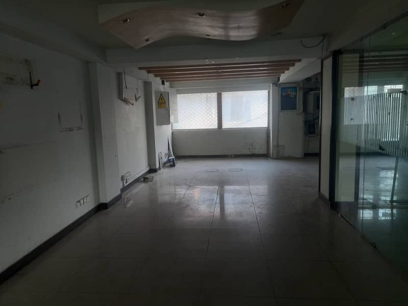 Blue area office 1200 square feet mezzanine floor jinnah avenue for Rent 2