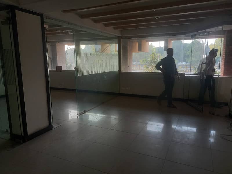 Blue area office 1200 square feet mezzanine floor jinnah avenue for Rent 4