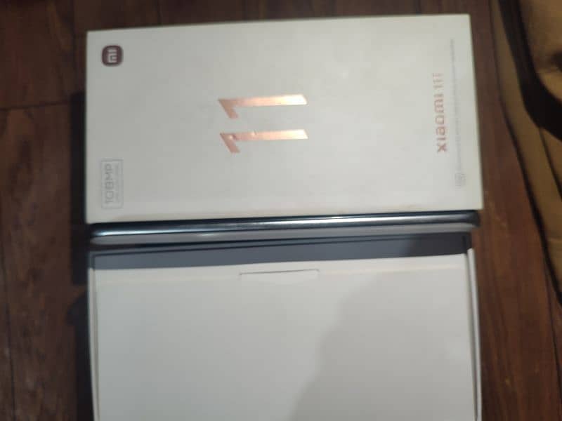 Xiaomi Mi11t urgent sale box charger complete 4