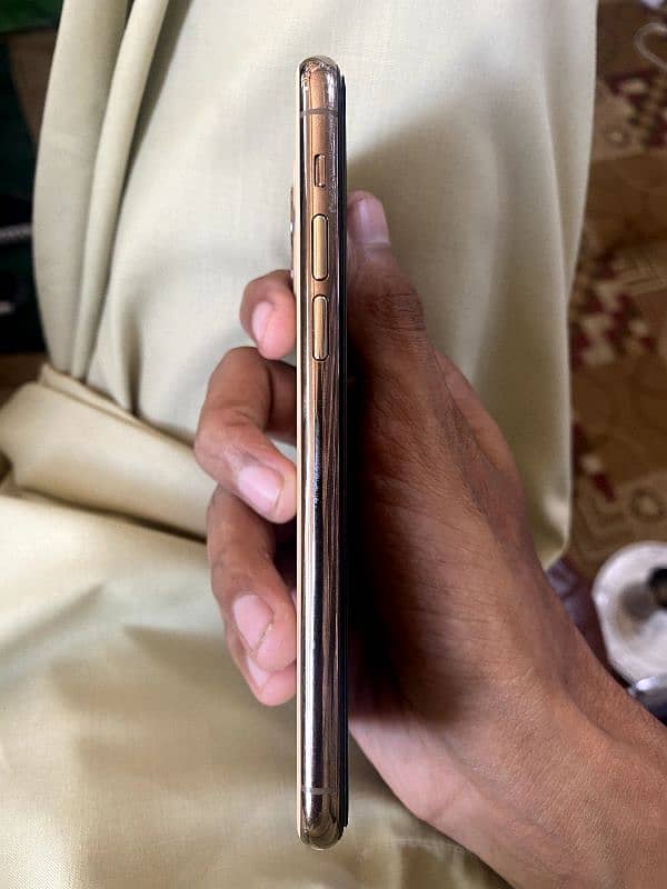 iPhone 11 Pro 2